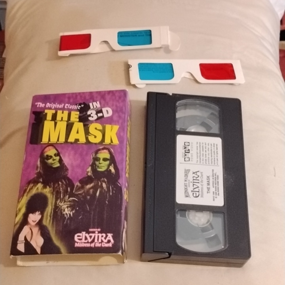 The Mask in 3D Hosted by Elvira Mistress of The Dark Horror VHS with Glasses